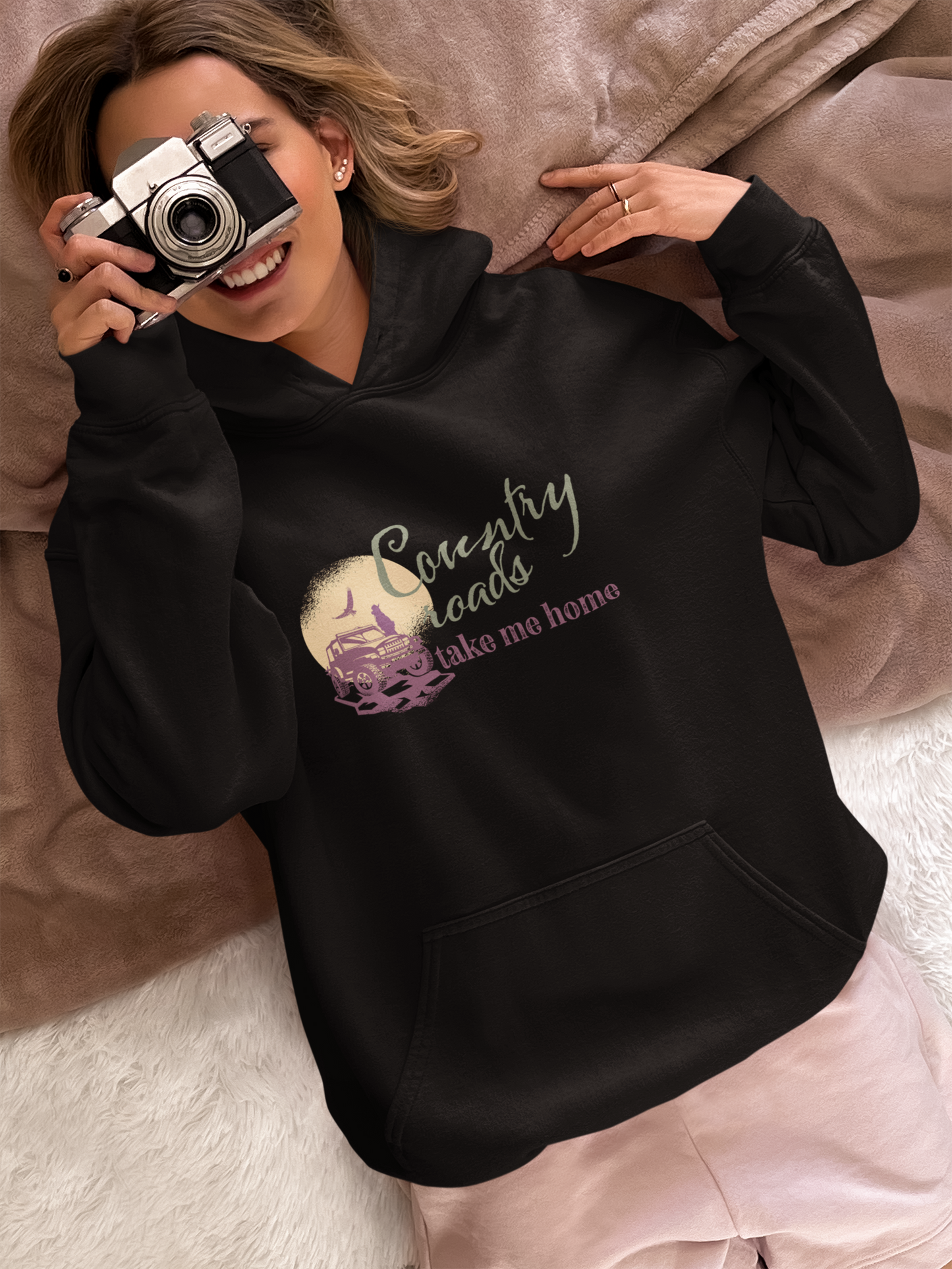 Country roads take me home - Oversized Hoodie (Frontprint)